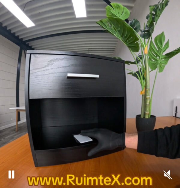 MODEL: ZIGGY nachtkast met Verborgen ruimte voorzien van smartlock een lade, handvat en open vak - Afbeelding 6