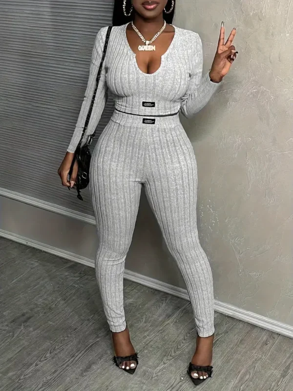 Chique 2025 Streetwear Set voor Vrouwen: Slim-Fit Lange Mouwen V-Hals Top & Hoge Taille Broek - Casual, Machinewasbaar, Polyester Gebreide Outfit in Zwart en grijs - Afbeelding 2