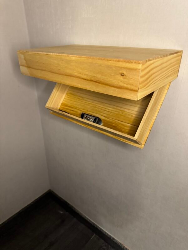 wandplank met verborgen ruimte en smartlock systeem